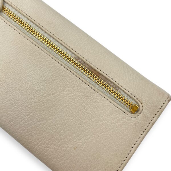 Long White Wallet in Calfskin, Gold hardware - Image 9