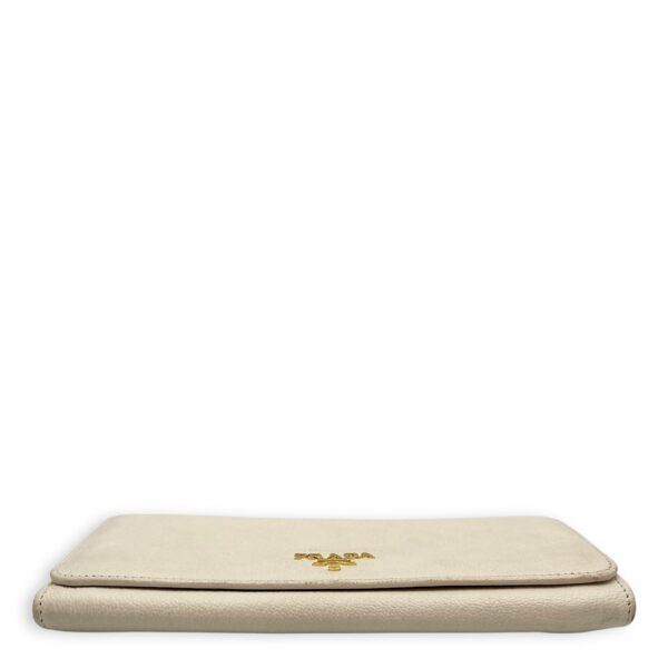 Long White Wallet in Calfskin, Gold hardware - Image 6
