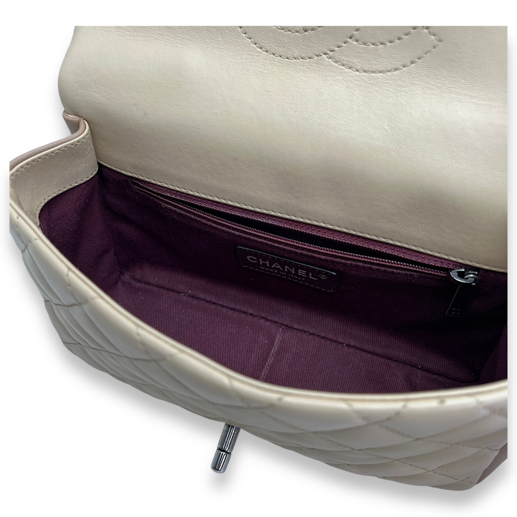 Timeless Classic Flap Shoulder bag in Lambskin, Ruthenium Hardware - Image 7