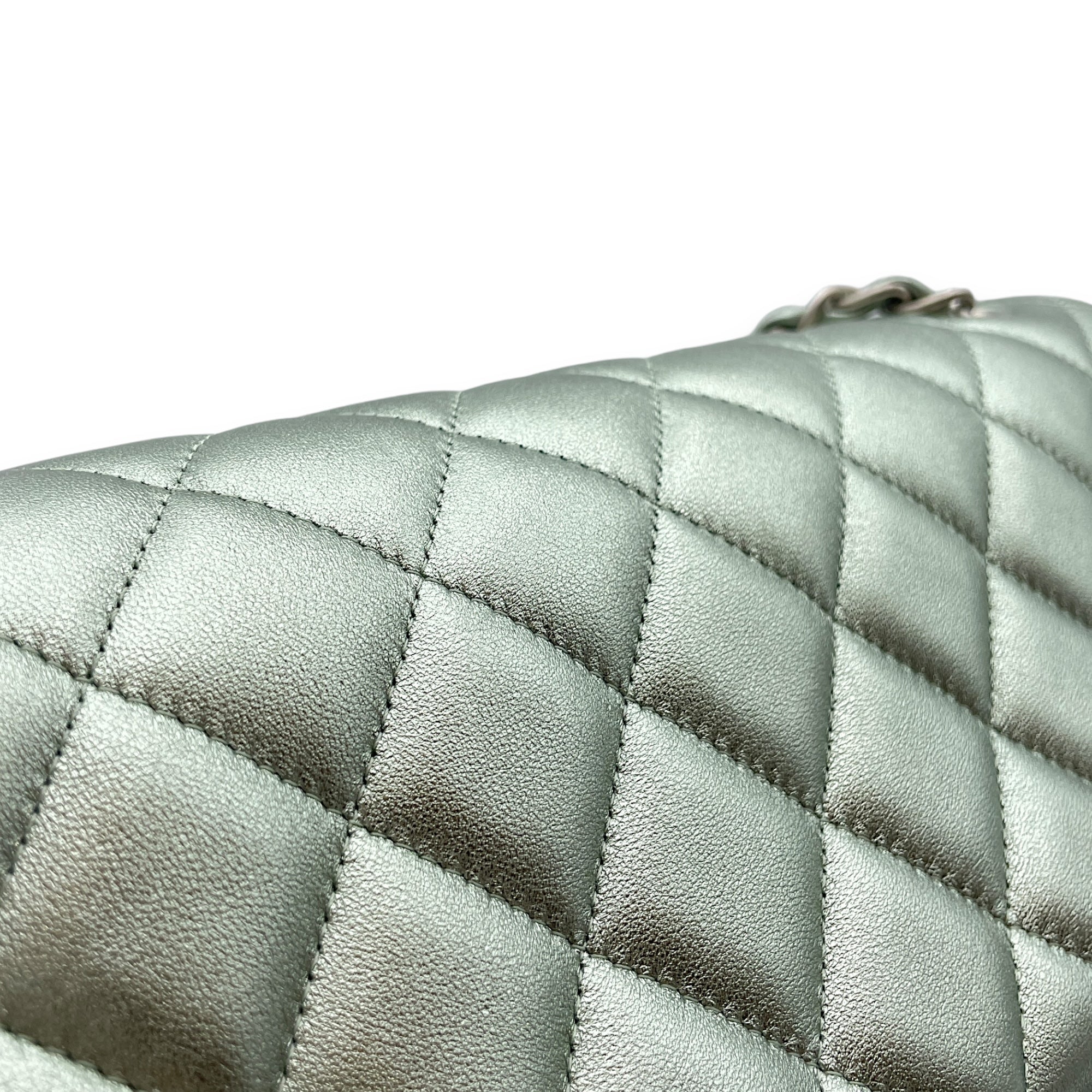 Classic Double Flap Metallic Green Shoulder Bag in Lambskin, Matte Ruthenium hardware - Image 8