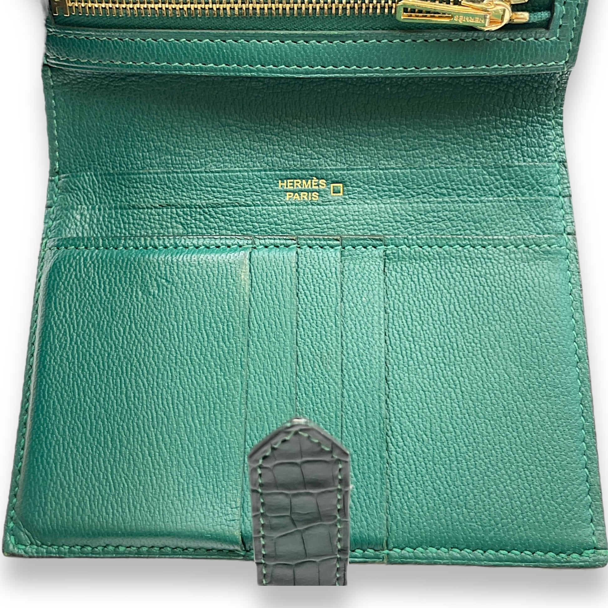 Bearn Compact Malachite Wallet in Matte Alligator, Gold hardware - Image 7