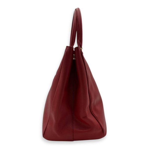 Galleria Top Handle Bag Red in Saffiano Leather, Gold hardware - Image 4