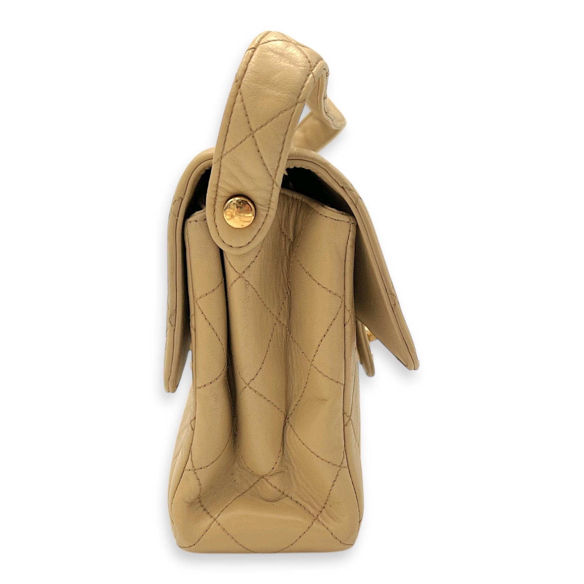 Vintage Double Face Flap Beige Shoulder Bag in Lambskin, Gold hardware - Image 5