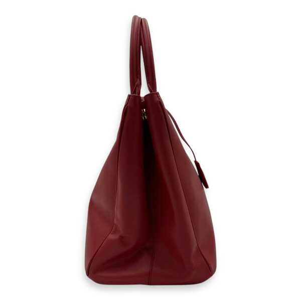 Galleria Top Handle Bag Red in Saffiano Leather, Gold hardware - Image 5