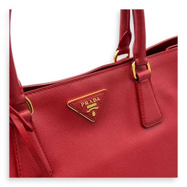 Galleria Top Handle Bag Red in Saffiano Leather, Gold hardware - Image 7