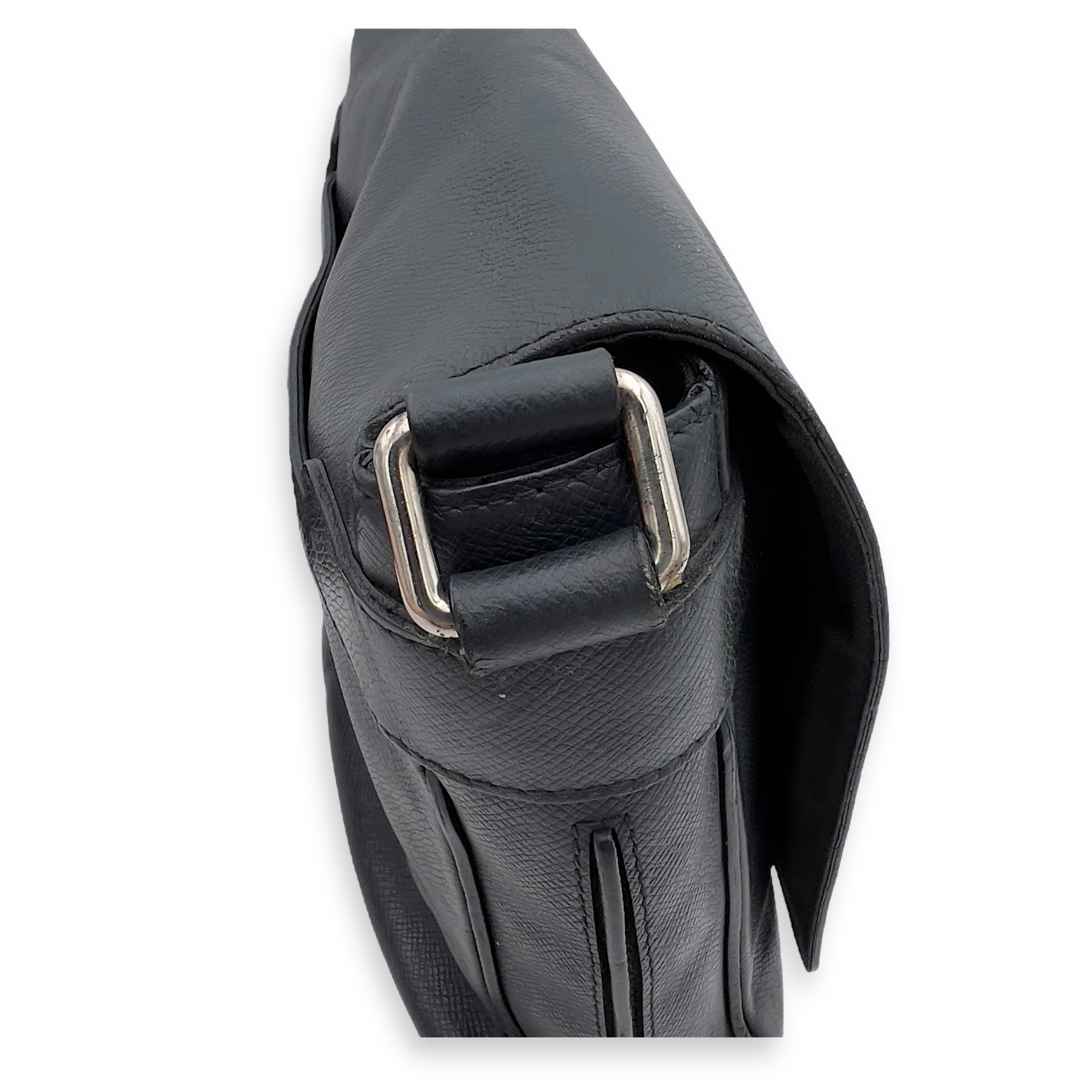 Taiga Messenger Black in Calfskin, Silver hardware - Image 14