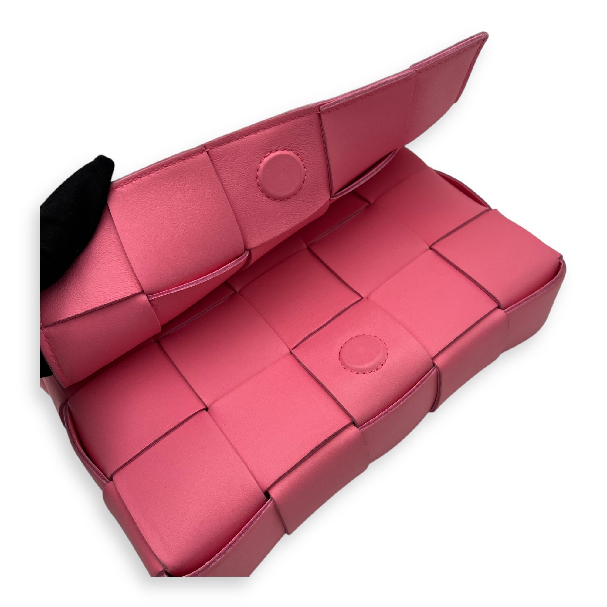 Cassette Crossbody Bag Pink in Calfskin, Silver hardware - Image 10