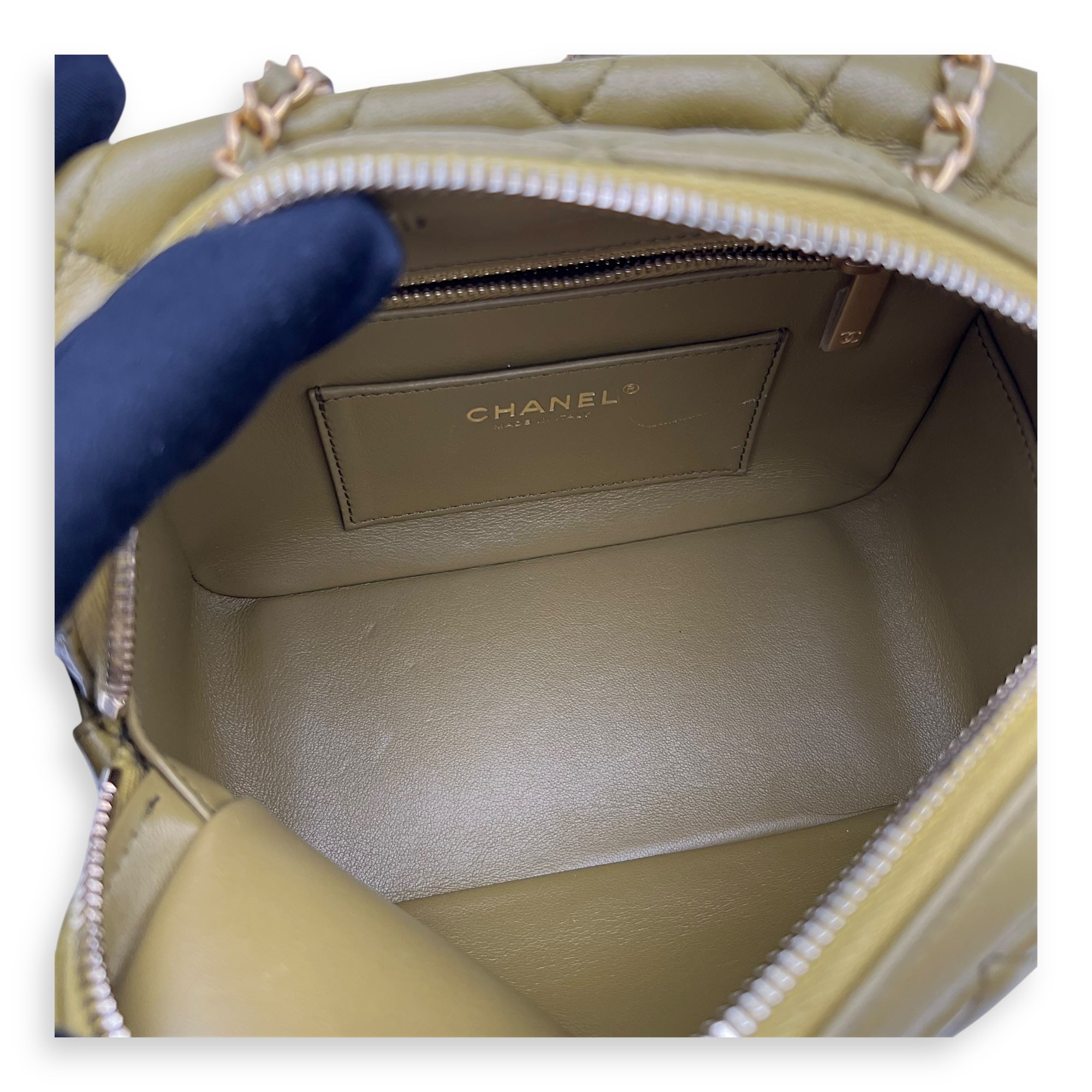 Wenge Wood Green Crossbody Bag in Lambskin, Gold hardware - Image 7