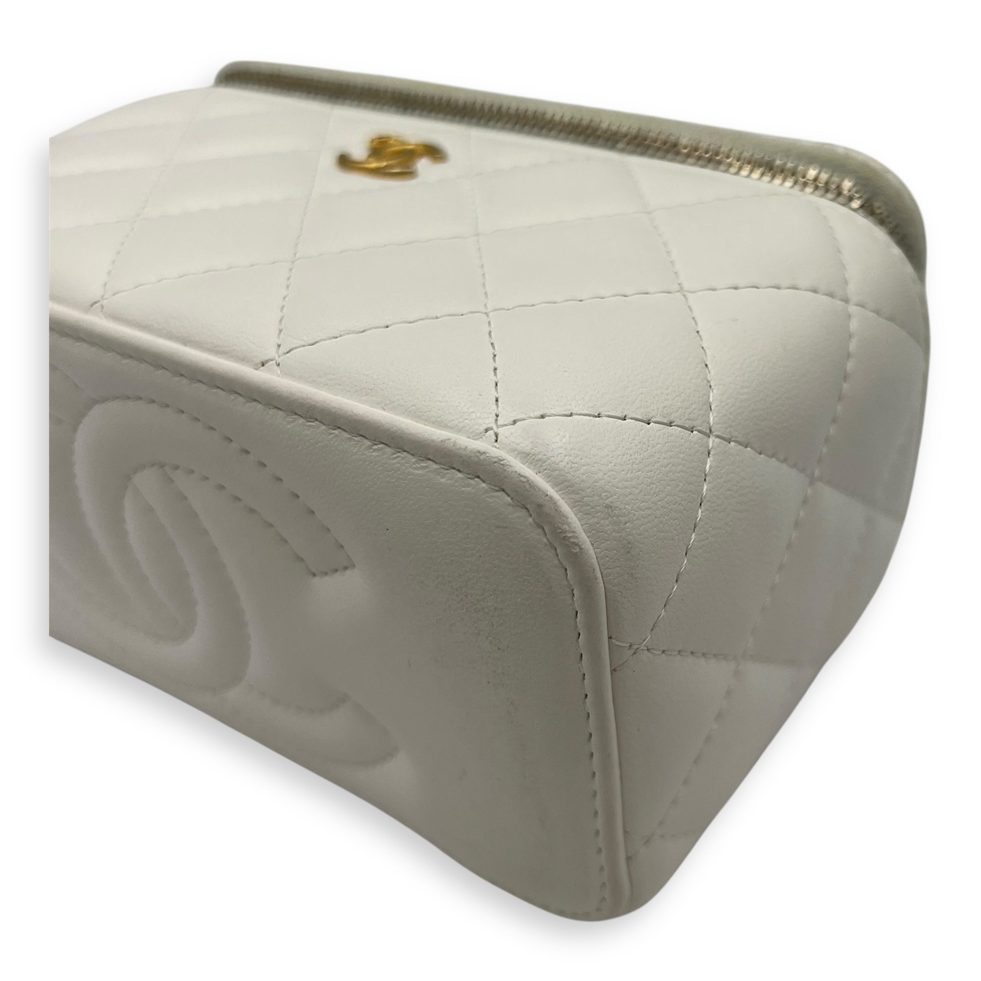 Pearl Crush Vanity Bag White in Lambskin, Gold hardware - Image 8