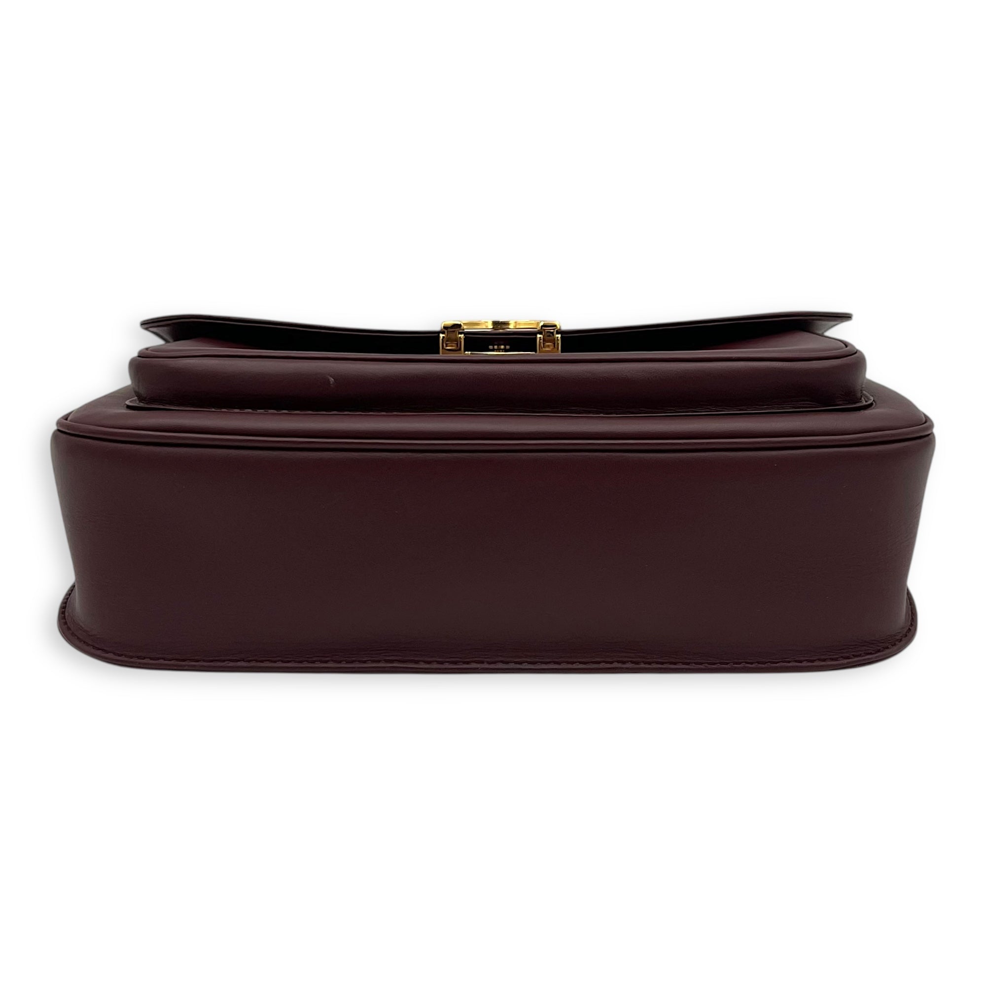 Vintage Red Shoulder Bag in Calfskin, Gold hardware - Image 6