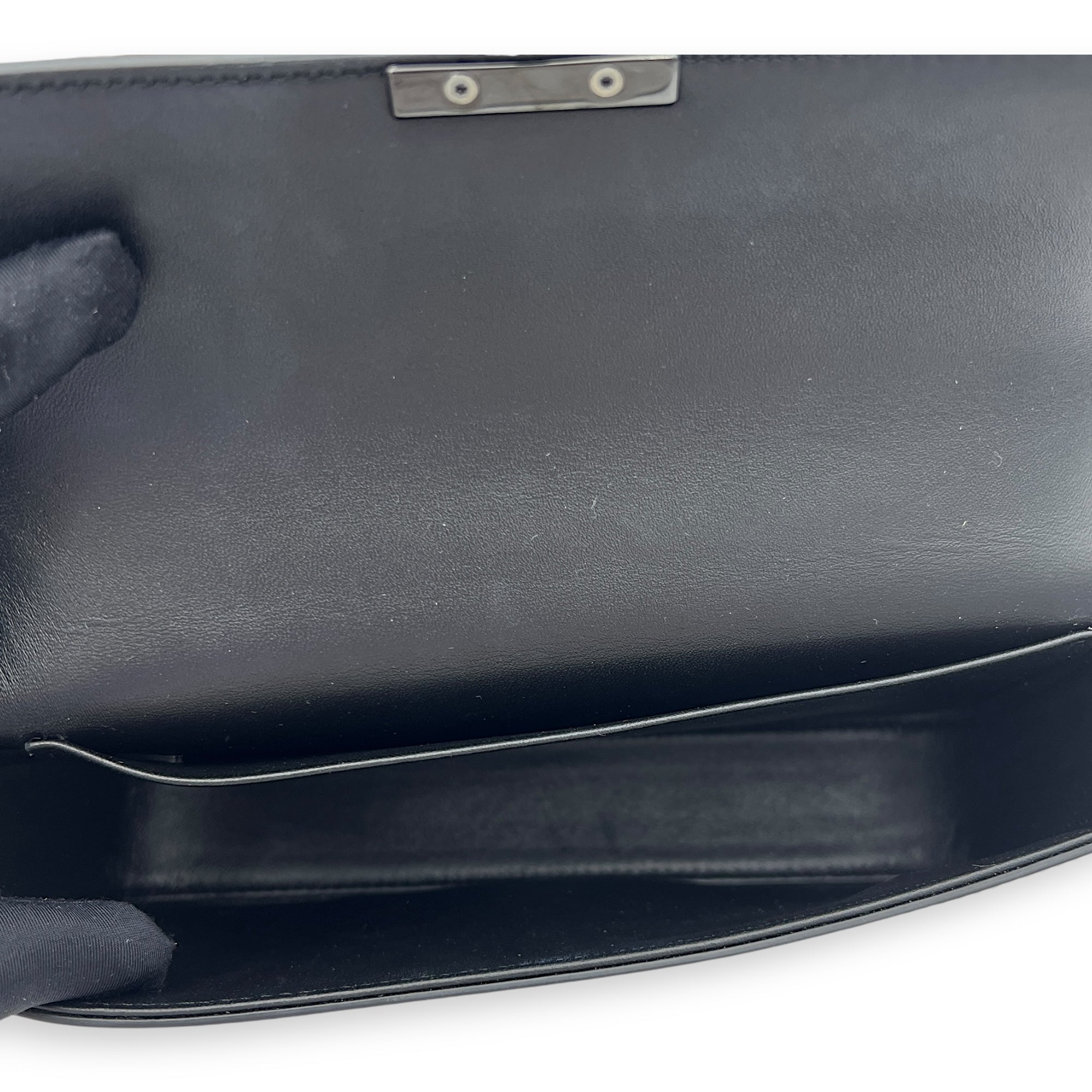 Triomphe Chain Black Shoulder Bag in Calfskin, Acetate hardware - Image 7