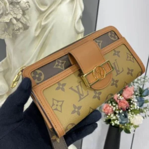 <span><spa Louis Vuitton Dauphine Zippy Wallet